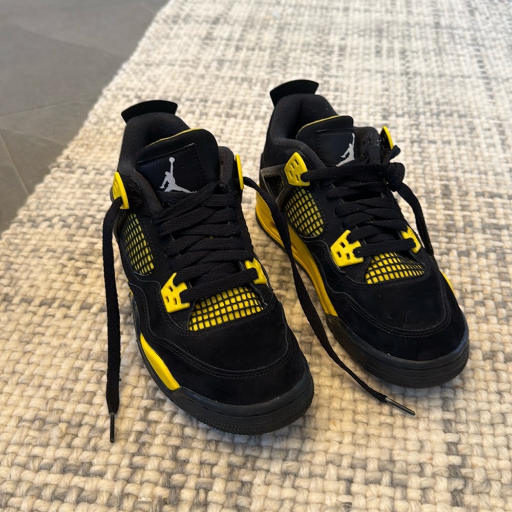 AIR JORDAN KIDS “Thunder 4” Sneaker